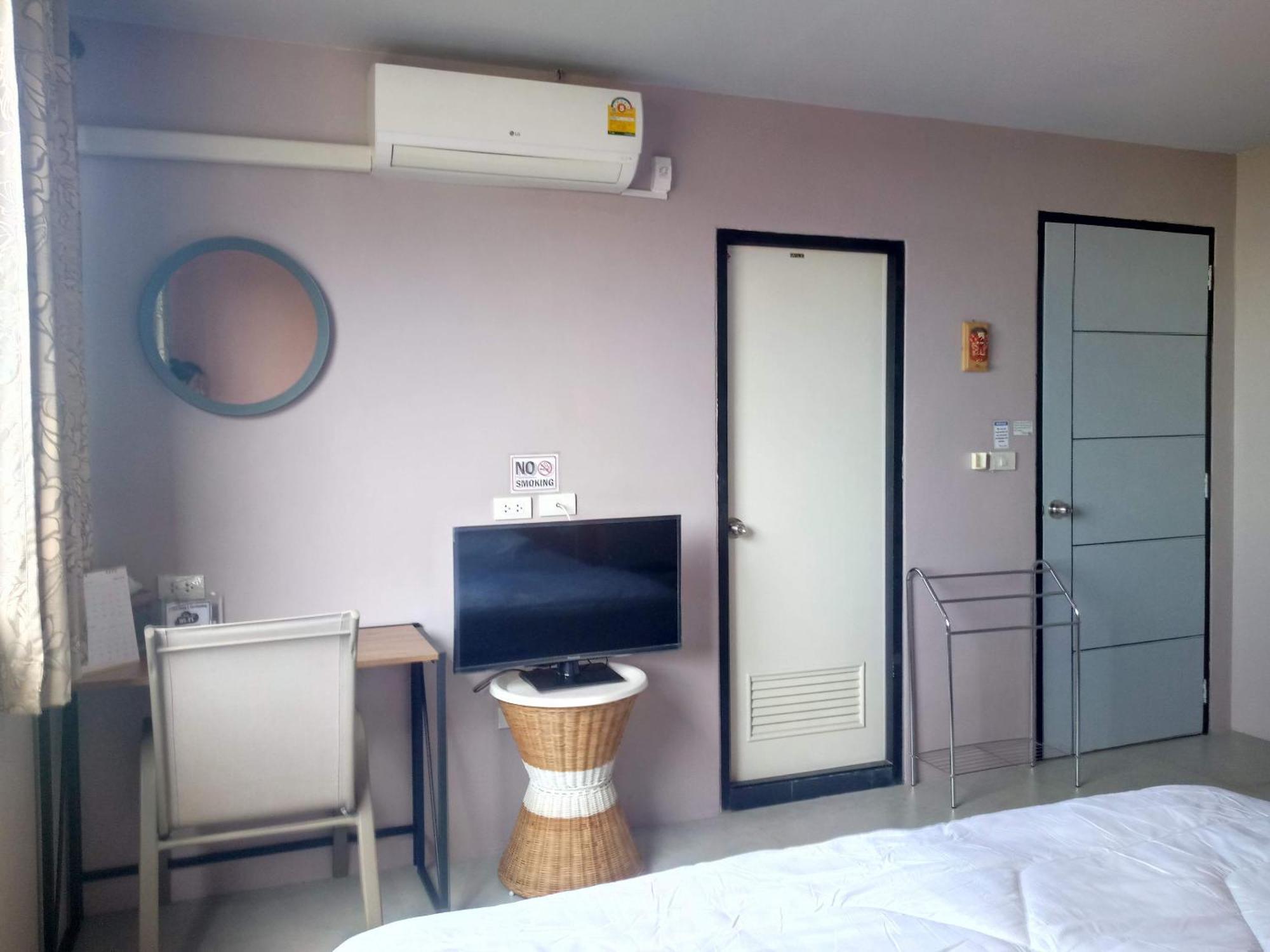 In Phuket House Hotel Ngoại thất bức ảnh