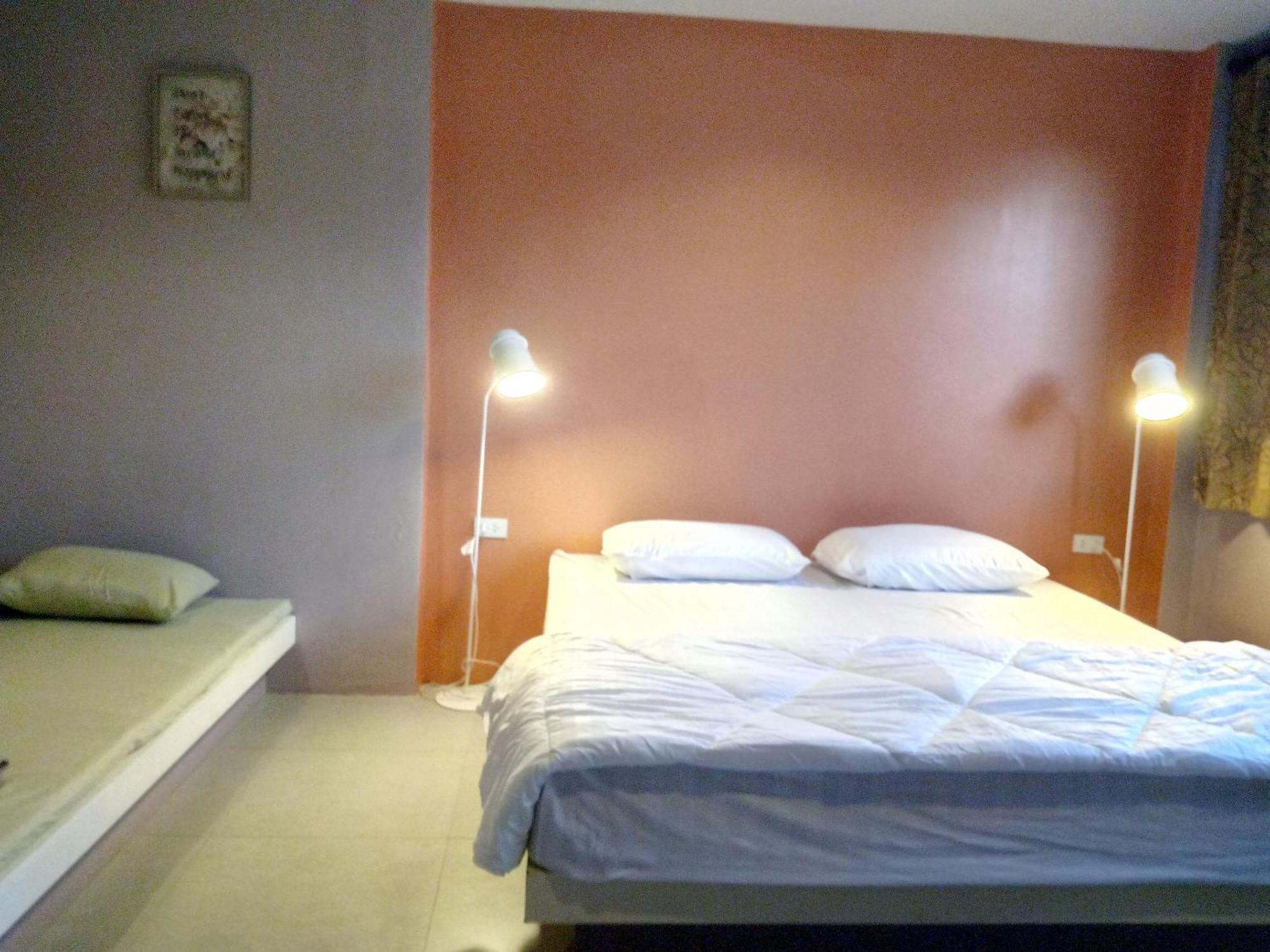 In Phuket House Hotel Ngoại thất bức ảnh