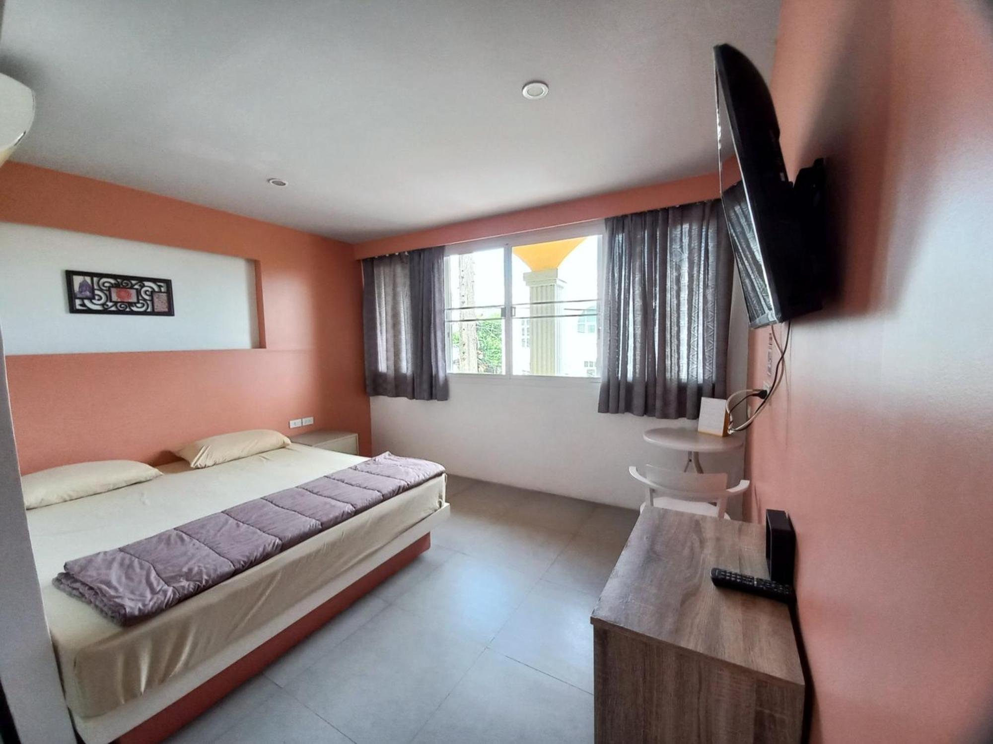 In Phuket House Hotel Ngoại thất bức ảnh
