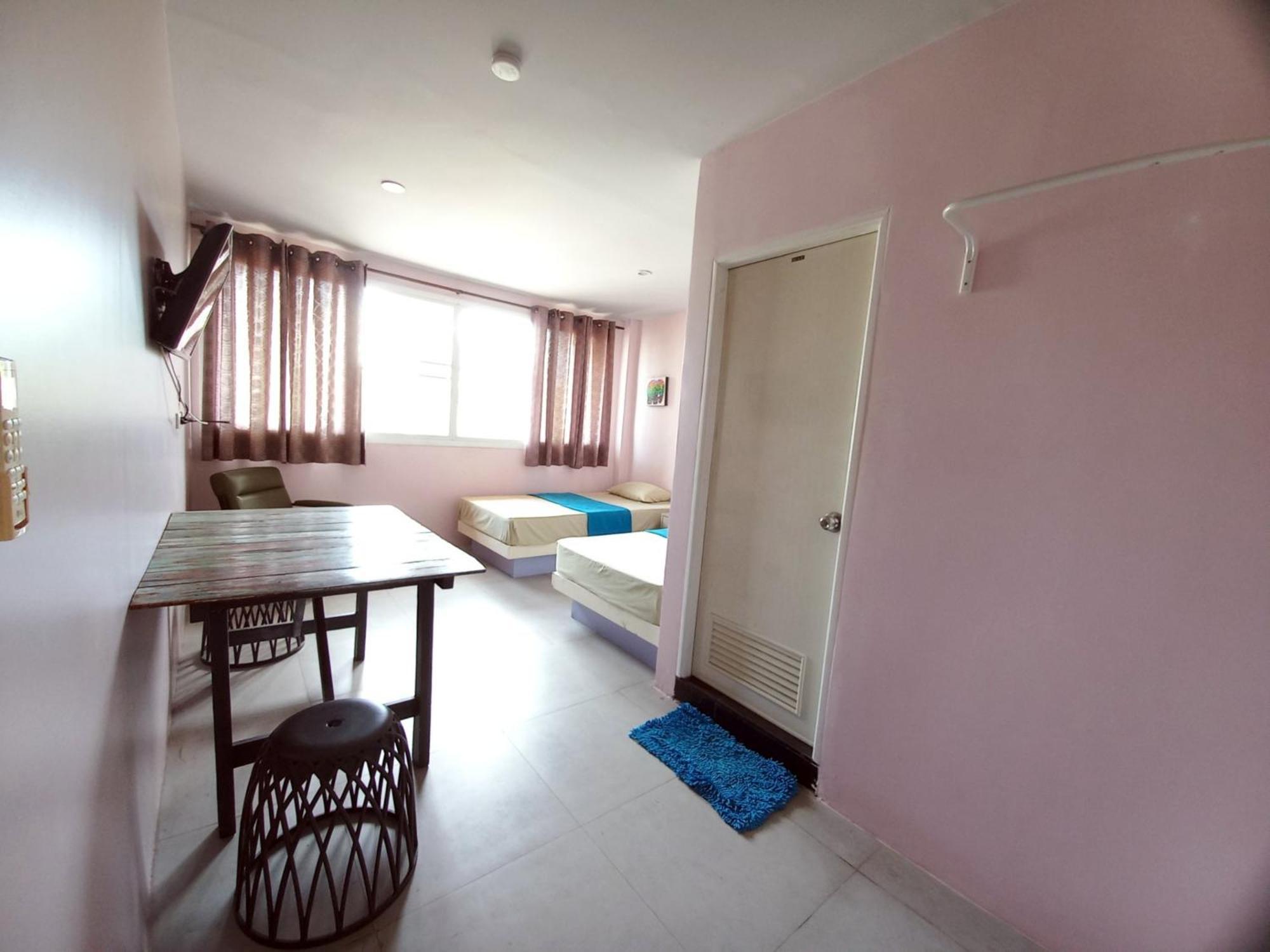 In Phuket House Hotel Ngoại thất bức ảnh