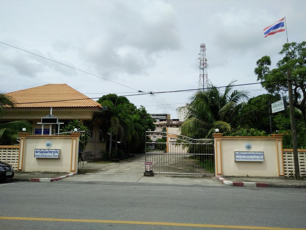 In Phuket House Hotel Ngoại thất bức ảnh