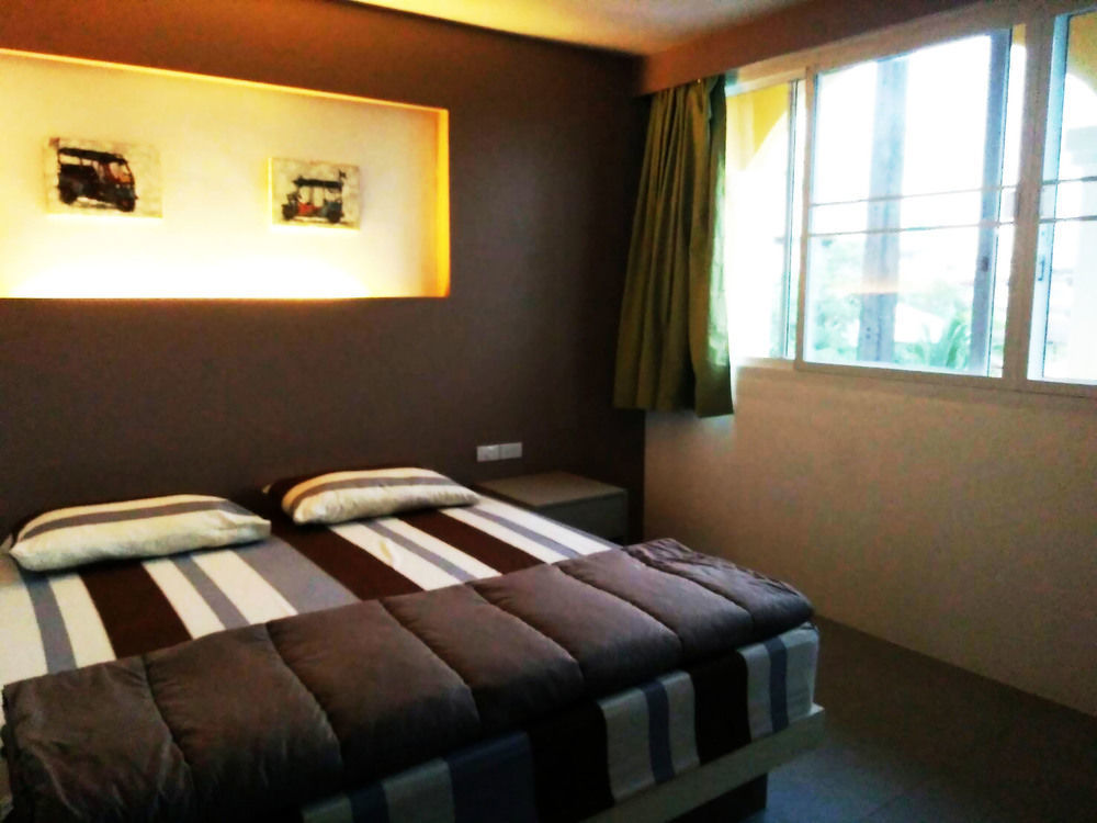 In Phuket House Hotel Ngoại thất bức ảnh