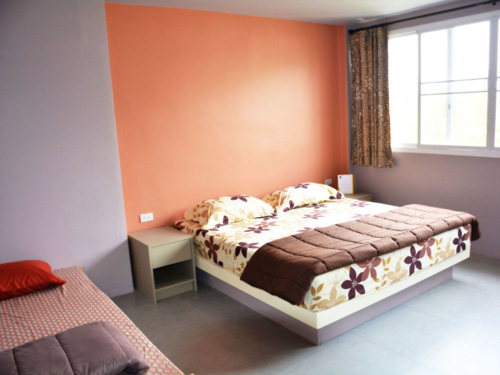 In Phuket House Hotel Ngoại thất bức ảnh