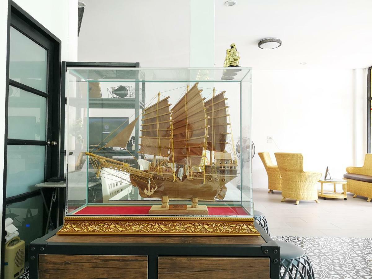 In Phuket House Hotel Ngoại thất bức ảnh